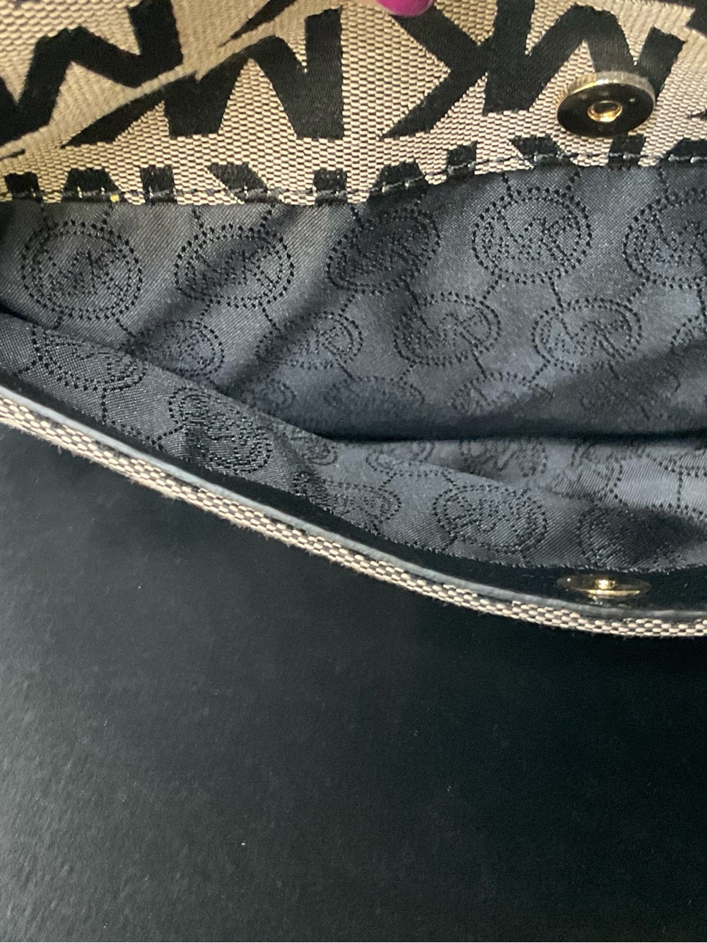 Michael Kors Jet Set Black/Tan MK Logo Crossbody Md Tassel Conv $258 - Picture 11 of 16